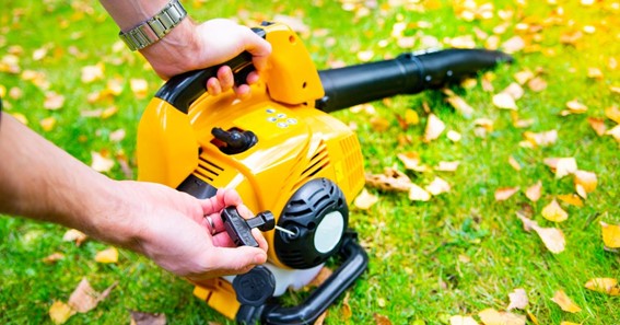 How To Turn On A Leaf Blower